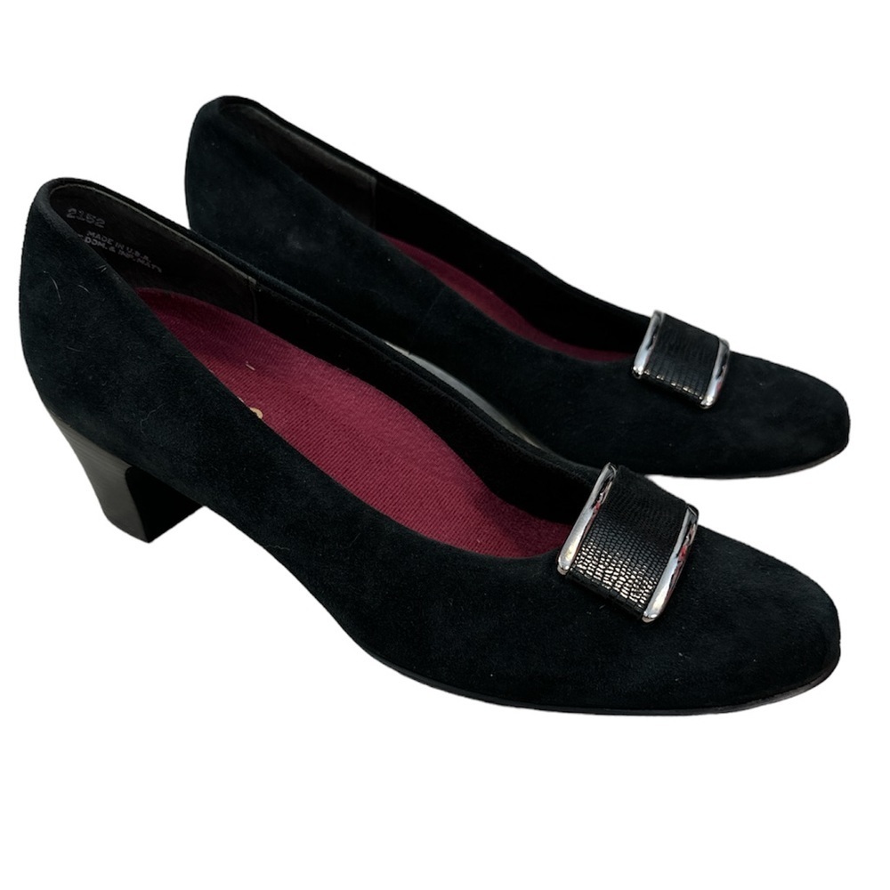 Munro Mara Black Heel Black Narrow Suede Pumps